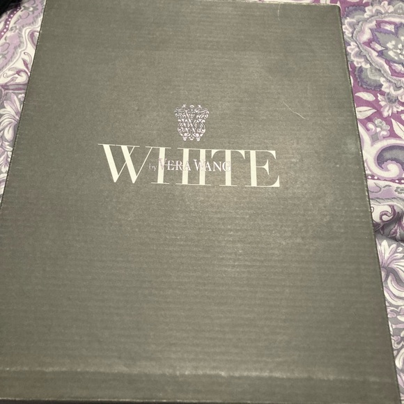 Vera wang heels never worn brand new - Picture 3 of 4